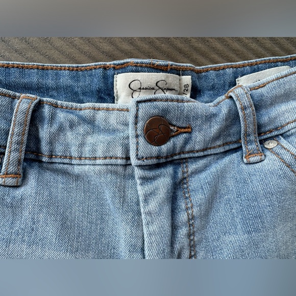 Jessica Simpson Women’s Jean Shorts Size 6/28. Preowned/Good Condition! - Picture 3 of 5